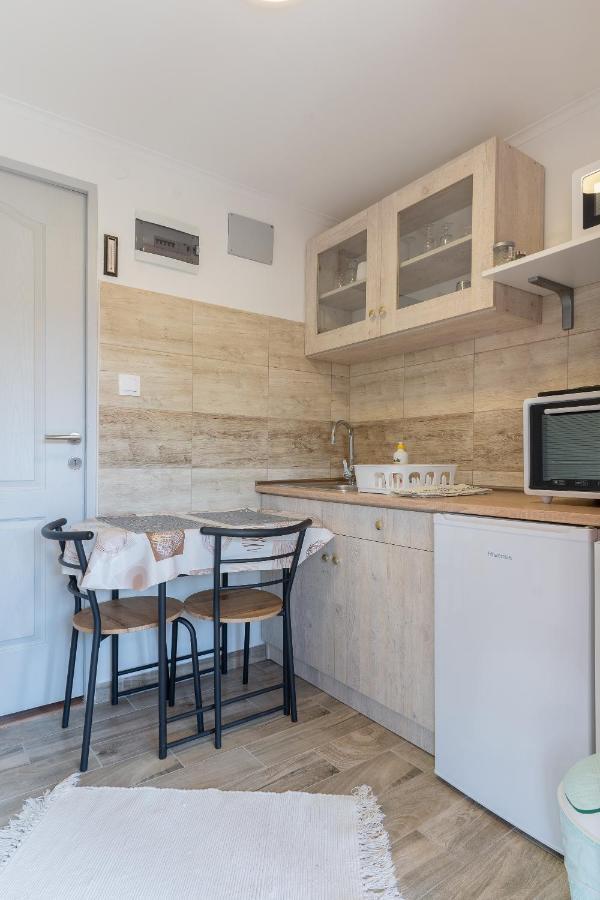 Lili Apartman 하르카니 외부 사진