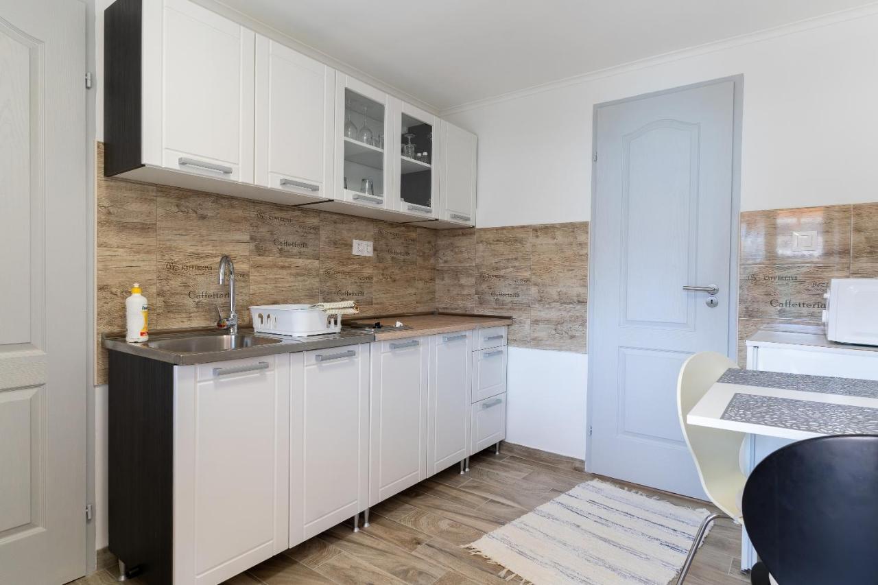 Lili Apartman 하르카니 외부 사진