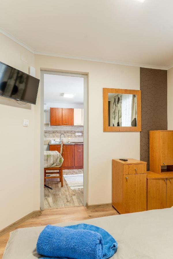 Lili Apartman 하르카니 외부 사진