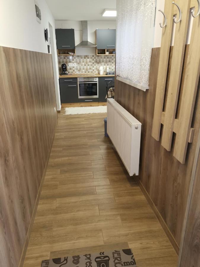 Lili Apartman 하르카니 외부 사진