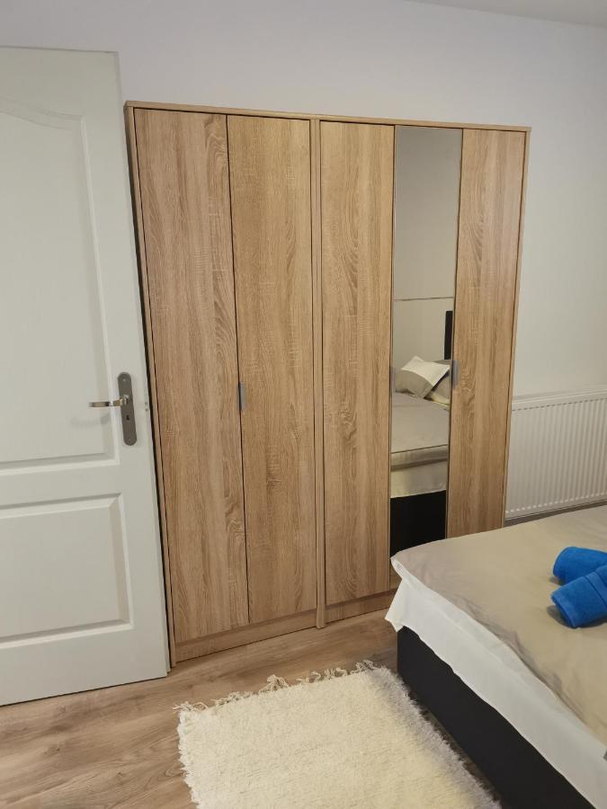 Lili Apartman 하르카니 외부 사진