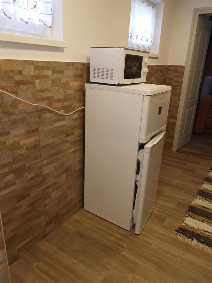 Lili Apartman 하르카니 외부 사진