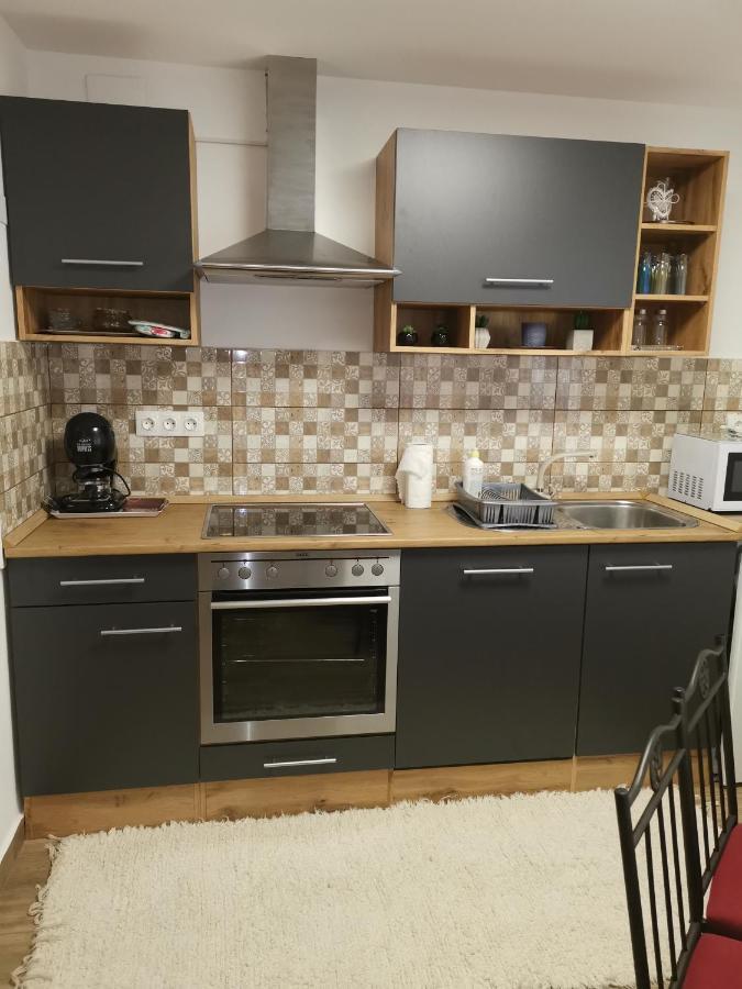 Lili Apartman 하르카니 외부 사진