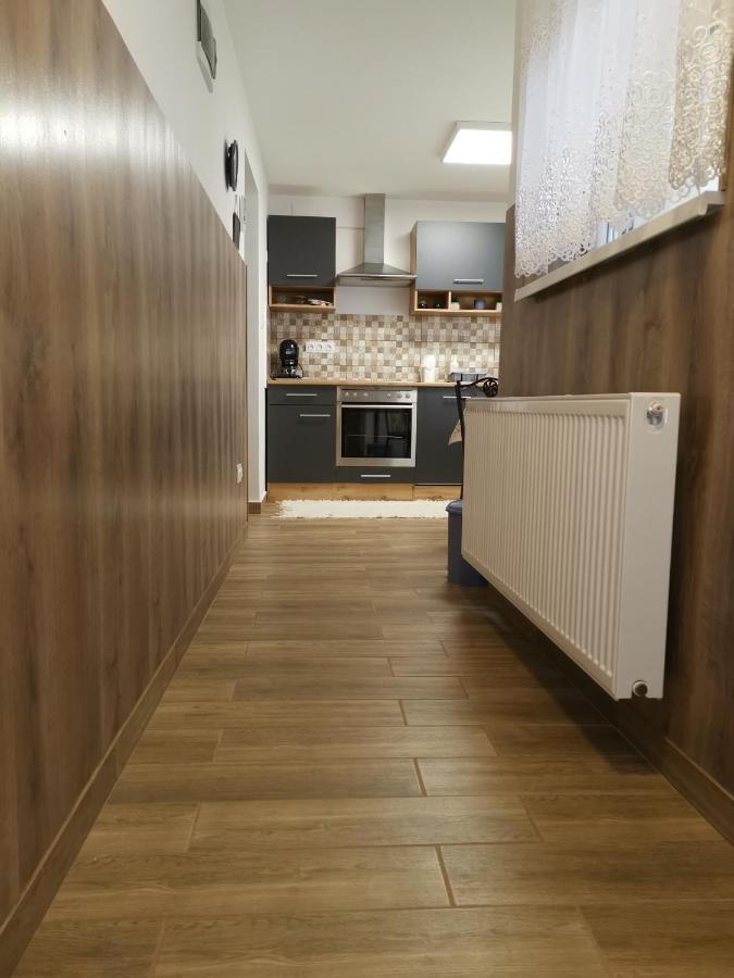 Lili Apartman 하르카니 외부 사진