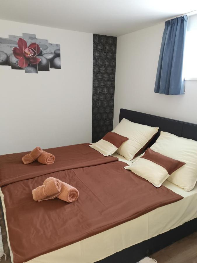 Lili Apartman 하르카니 외부 사진
