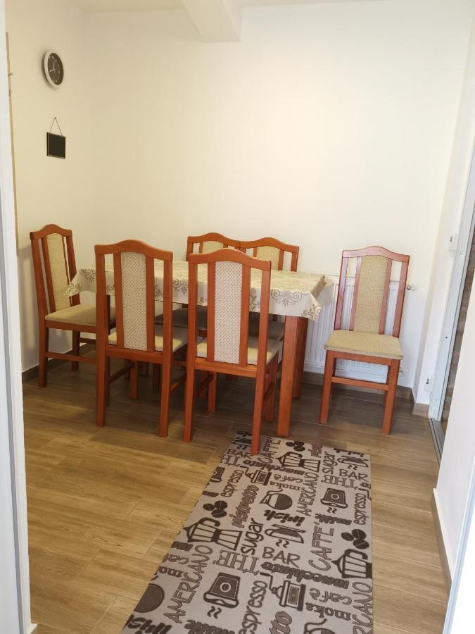 Lili Apartman 하르카니 외부 사진