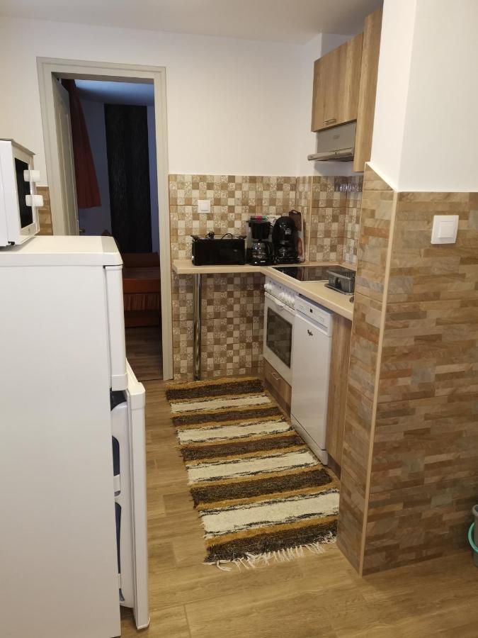 Lili Apartman 하르카니 외부 사진