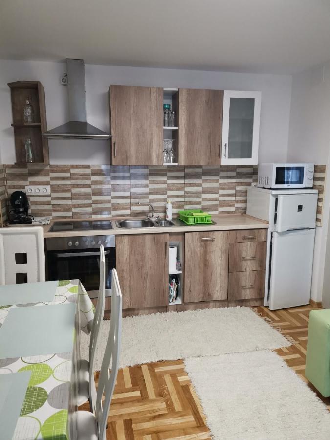 Lili Apartman 하르카니 외부 사진