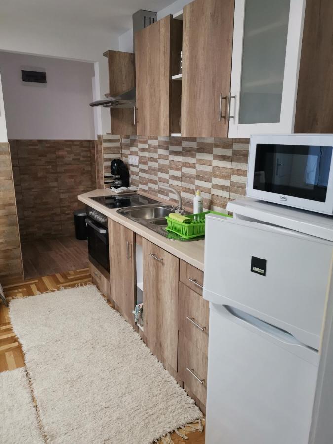 Lili Apartman 하르카니 외부 사진