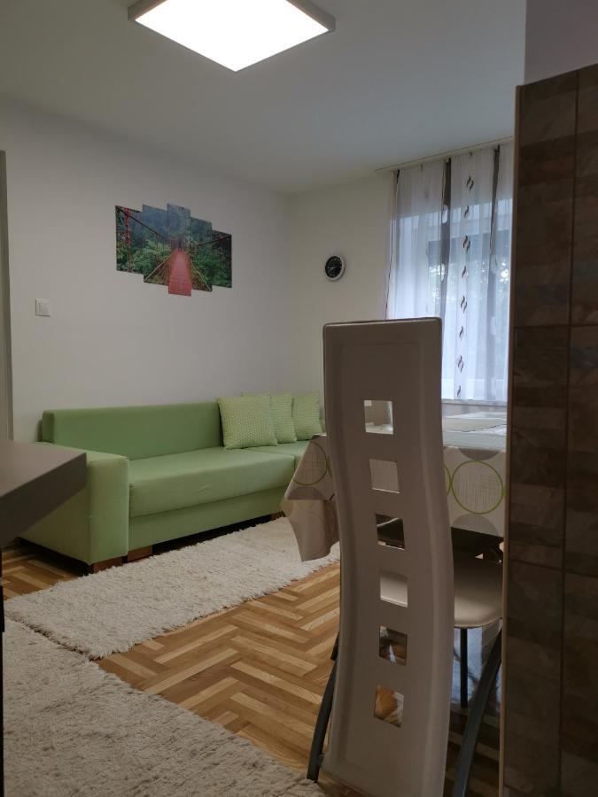 Lili Apartman 하르카니 외부 사진