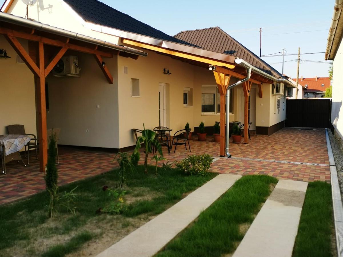 Lili Apartman 하르카니 외부 사진
