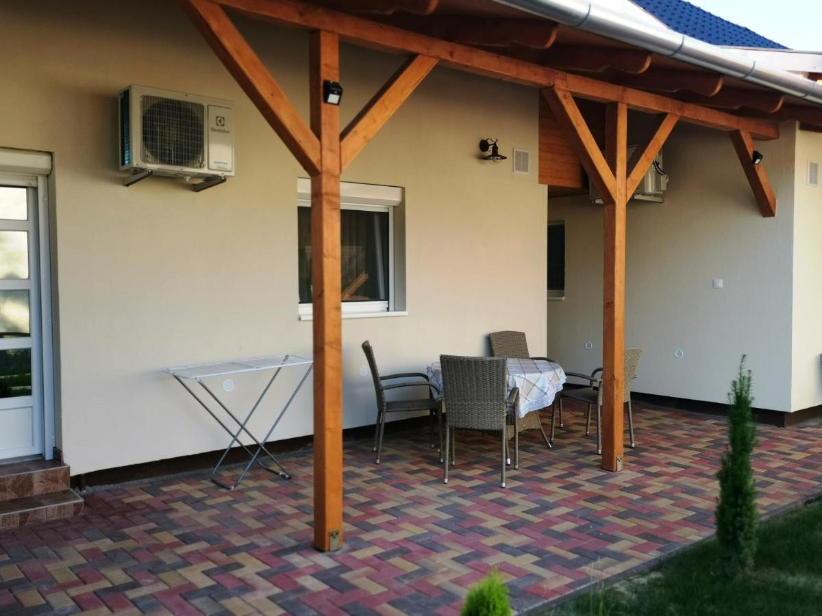 Lili Apartman 하르카니 외부 사진